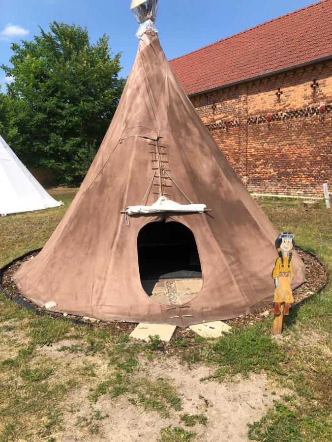 Готель Kuckunniwi Tipidorf Tauche Екстер'єр фото